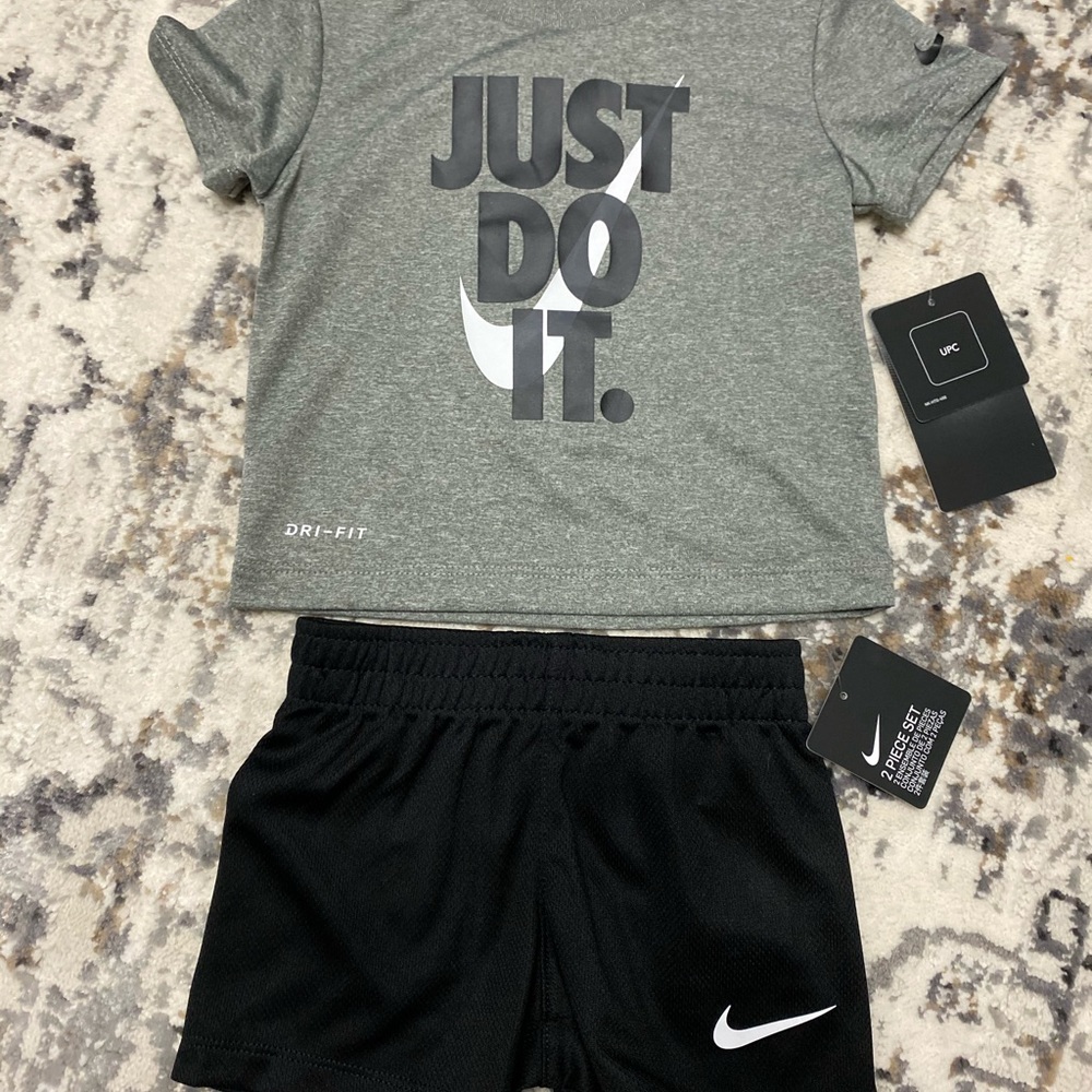 Nike boys set